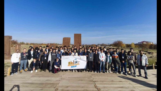 Öğrenciler "Maziden Atiye Ahlat" programıyla tarih yolculuğuna çıkıyor