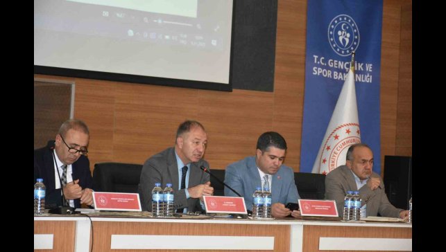 Çakmur: Başarılarımızı takım ruhu ile elde ediyoruz