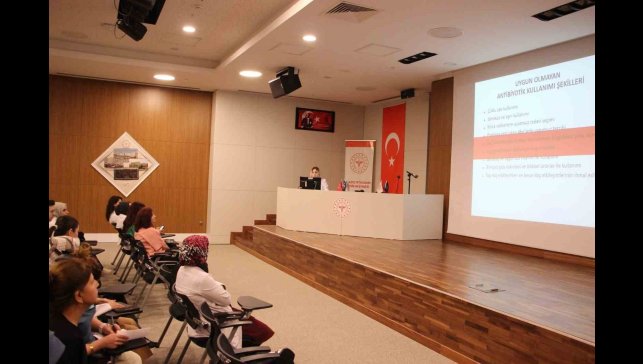 Elazığ'da antimikrobiyal farkındalık haftası etkinliği