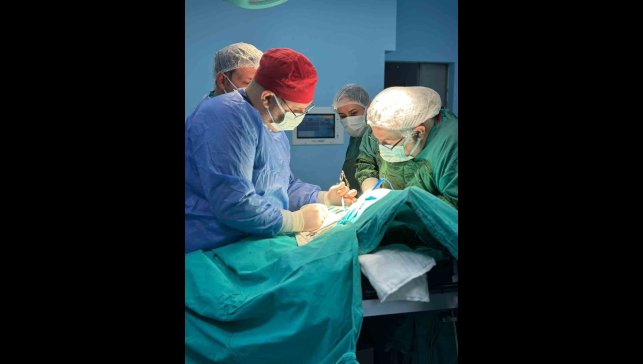 Derecik Devlet Hastanesinde ilk guatr ameliyatı başarıyla gerçekleştirildi