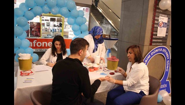 Fethi Sekin Şehir Hastanesi'nden diyabet konusunda bilgilendirme çalışması