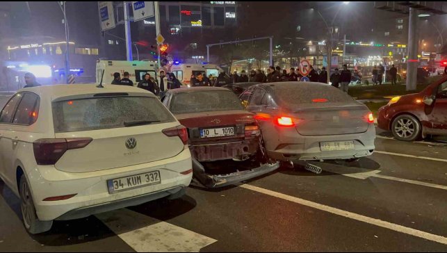 Elazığ'da zincirleme trafik kazası: 2 yaralı