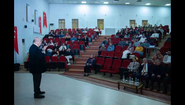 Prof. Dr. Polat, EBYÜ Tıp Fakültesinde 'Bir Başarı Öyküsü'nü anlattı