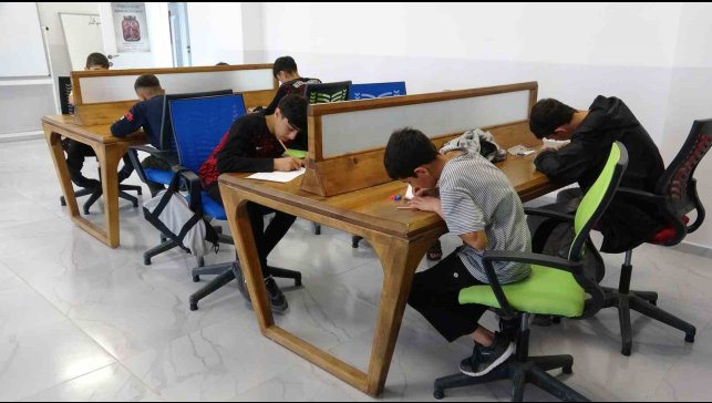 Van'da öğrenciler ara tatilde hem öğrendi hem yarıştı