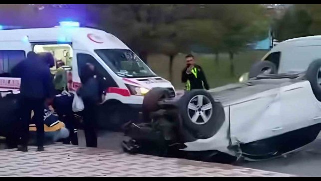 Erciş'te trafik kazası: 3 yaralı