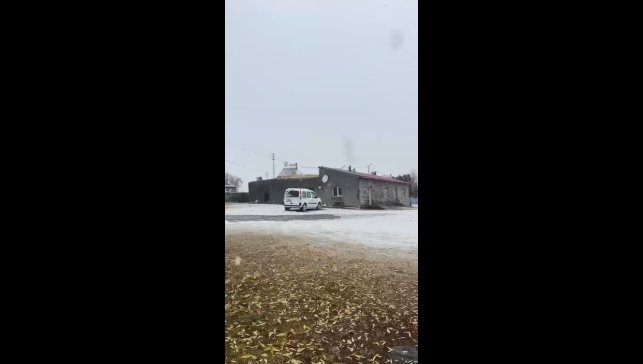 Kars'ta yüksek kesimlere kar yağdı