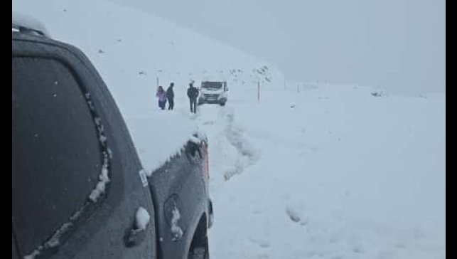 Durankaya-Şivekür yolu kar ve tipi nedeniyle ulaşıma kapandı