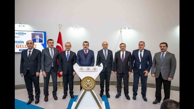 Millî Eğitim Bakanı Tekin, Malatya Büyükşehir Belediye Başkanı Er'i ziyaret etti