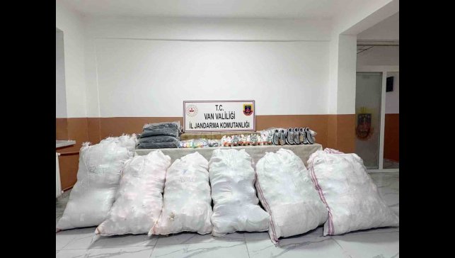Başkale'de 4 milyon 163 bin TL değerinde kaçak malzeme ele geçirildi