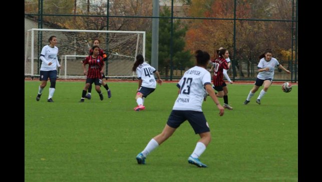 Erzincan'ın kızları Ağrı'ya 5-0 yenildi