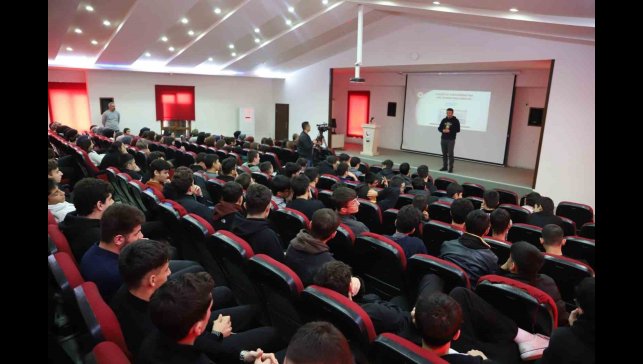 Elazığ'daki liselerde Fırat Üniversitesi tanıtıldı
