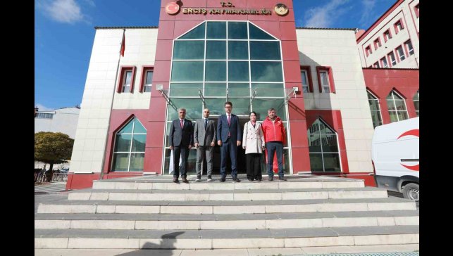 Erciş'te "Hedef 1918 Ünite Kan, Sen de Bir Cana Umut Ol" kampanyası başlatıldı