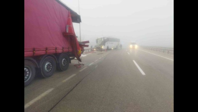 Erzurum'da yoğun sis kazaya sebep oldu