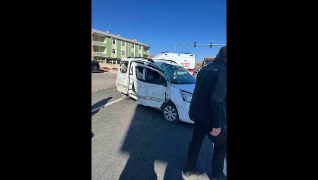 Van'da trafik kazası: 3 yaralı