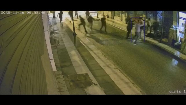 Elazığ'da sokak ortasında darp edildi