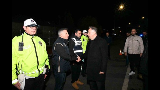 Ağrı Emniyet Müdürü Önder, KYK yurtlarında gece güvenlik tedbirlerini denetledi