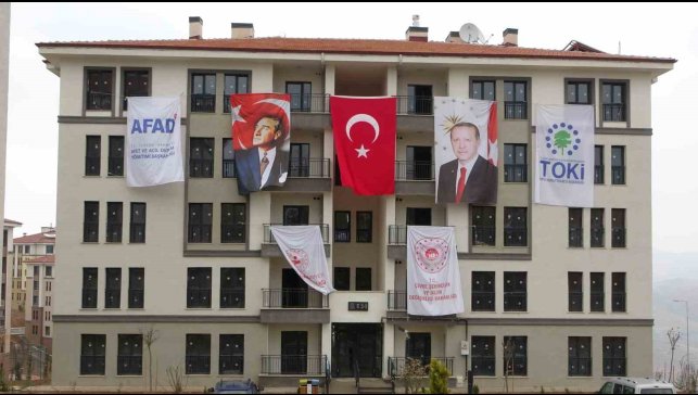 Malatya'da deprem konutlarının anahtar teslimi sürüyor