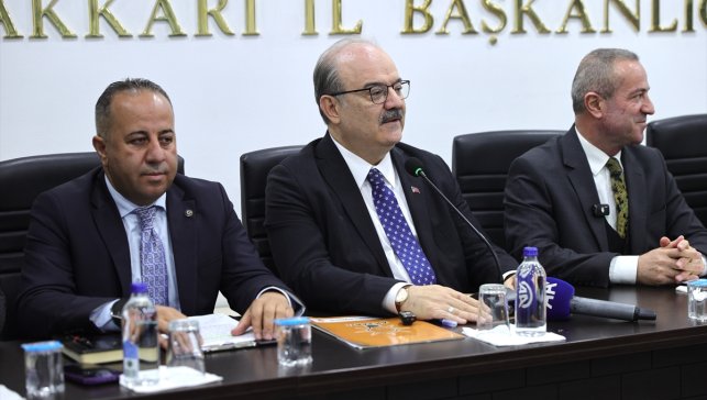 Kültür ve Turizm Bakan Yardımcısı Çam Hakkari'de ziyaretlerde bulundu