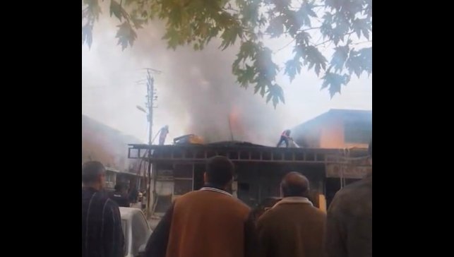 Kaporta atölyesinde yangın