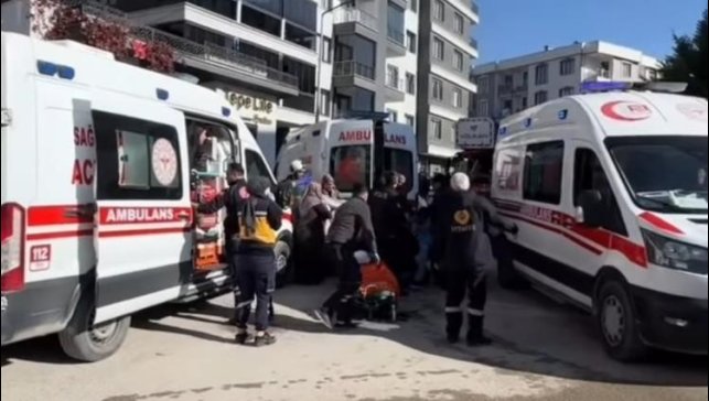 Van'da otopark yangınında 29 kişi dumandan etkilendi