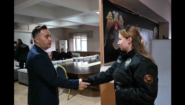 Ağrı Emniyet Müdürü Önder'den çevik kuvvete başarı belgesi