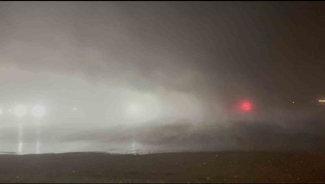 Tatvan'da yoğun sis sürücülere zor anlar yaşattı