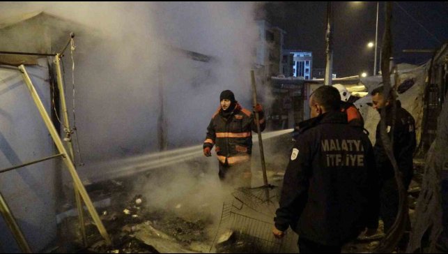 Malatya'da konteyner çarşıda yangın: 1 yaralı