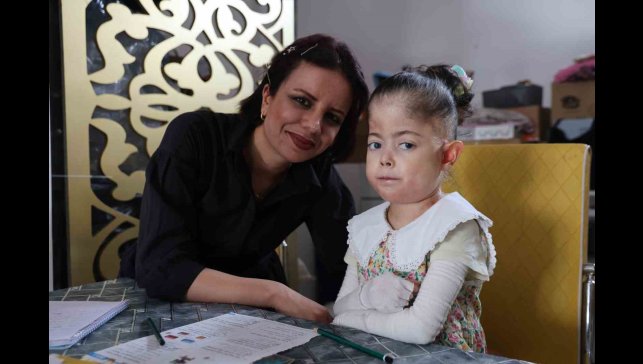 Zorlukları aşan küçük yürek: Fatma'nın okuma sevgisi evde filizleniyor