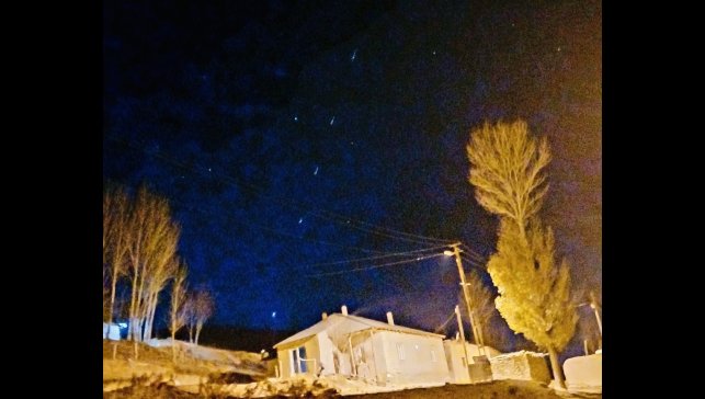 Van'ın üç ilçesinde Starlink kuyruğu görüldü