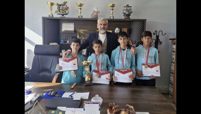 Süphan Ortaokulu öğrencileri kros müsabakalarında il birincisi oldu