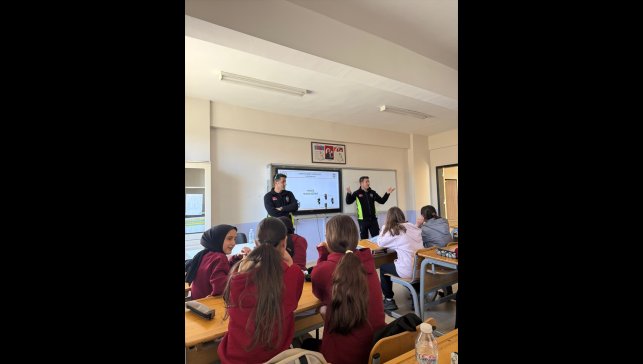 Hizan'da öğrencilere trafik eğitimi verildi