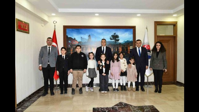 Vali Çiçek, 20 Kasım Dünya Çocuk Hakları Günü'nde çocukları ağırladı