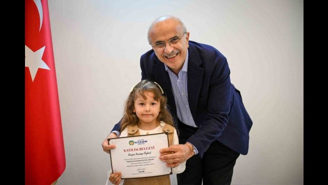 Minik yüreklerden Başkan Er'e anlamlı ziyaret