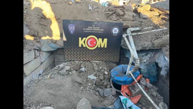 Ağrı'da yer altına gizlenen tanktan 3 bin 562 litre kaçak motorin çıktı
