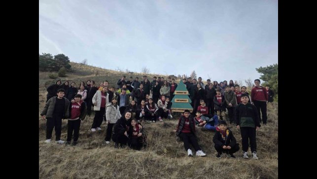 Geleceğe nefes: Demirkent TOKİ Ortaokulu öğrencilerinden örnek fidan dikimi etkinliği