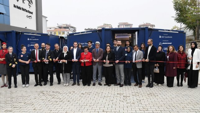 Malatya'da 2 bin 700 öğrenciye uçuş simülasyonu eğitimi verilecek