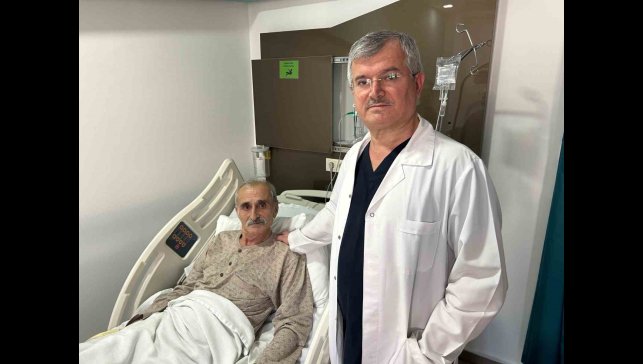 Aynı anda iki kalp krizi geçiren hasta zamanında müdahaleyle kurtarıldı