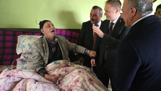 Bulanık Kaymakamı Koşansu, ev ziyaretleriyle vatandaşların taleplerini dinledi