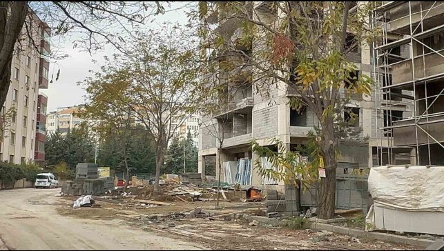 Elazığ'da inşaattan düşen işçi, hayatını kaybetti