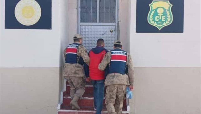 Kars'ta "şantaj" suçundan aranan firari hükümlü yakalandı