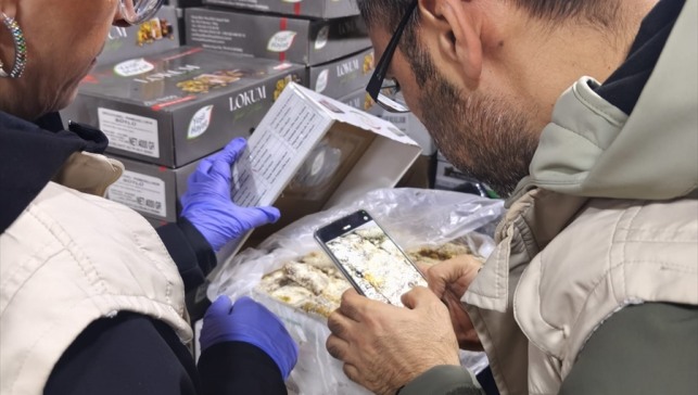 Van'da faaliyet gösteren işletmede 2 ton bozuk gıda ele geçirildi