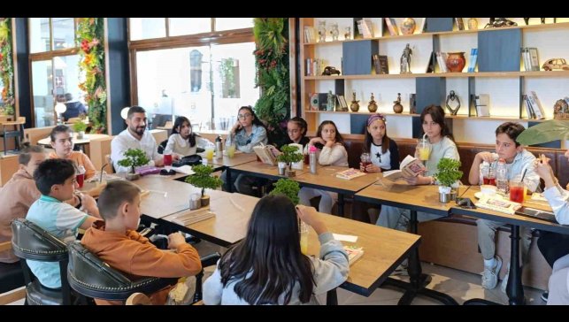 'Kitap Kaşifleri Kulübü' minik öğrencileri kitap okumaya yönlendiriyor