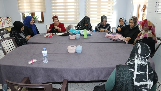 Yazın yaylada çalışan kırsaldaki kadınlar kışın da kurslarda meslek ediniyor