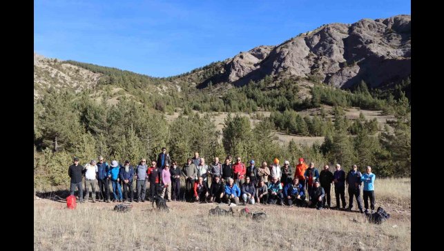 "Öğretmenler Günü" için 15 kilometrelik yürüyüş