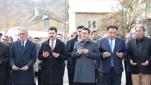 Tunceli'de 1994'te okul lojmanında şehit edilen öğretmenler anıldı