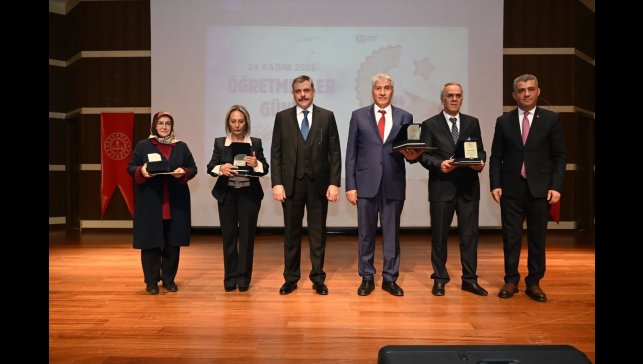 Erzurum'da 24 Kasım Öğretmenler Günü kutlaması