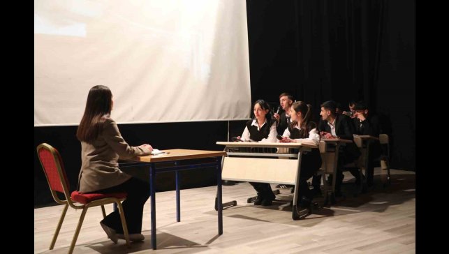 Ağrı'da 24 Kasım Öğretmenler Günü törenle kutlandı