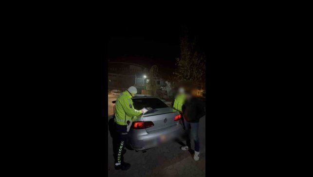 Öğrenci yurdu önünde drift atan sürücü yakalandı