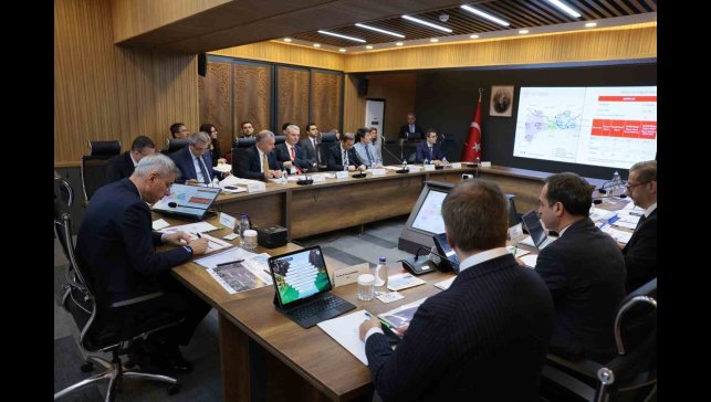 Erzincan'da sağlık yöneticileri toplantısı: "Sağlıklı Türkiye Yüzyılı Vizyonu masaya yatırıldı"