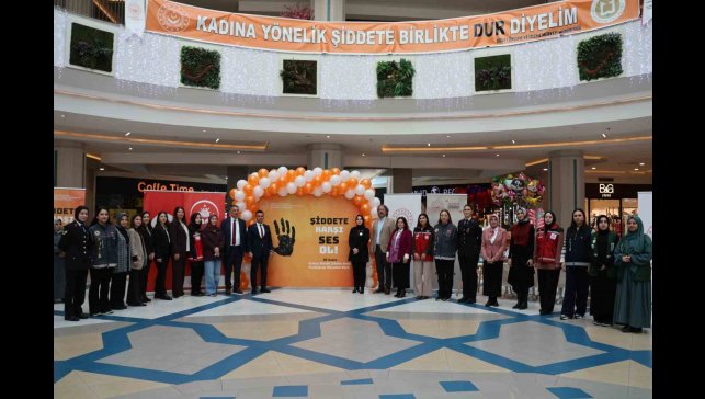 Erzurum'da "25 kadın 25 hikâye" sergisi açıldı